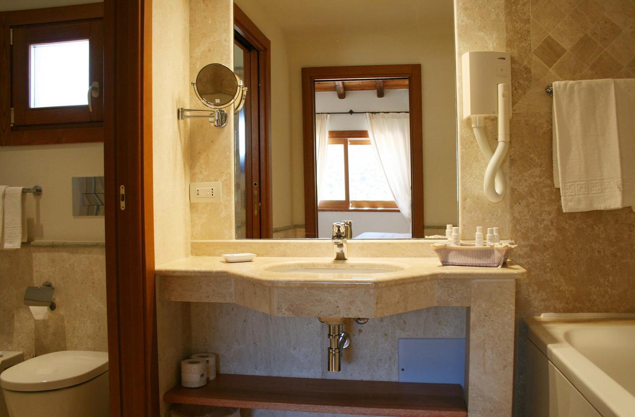Hotel Marana Golfo Aranci Ngoại thất bức ảnh