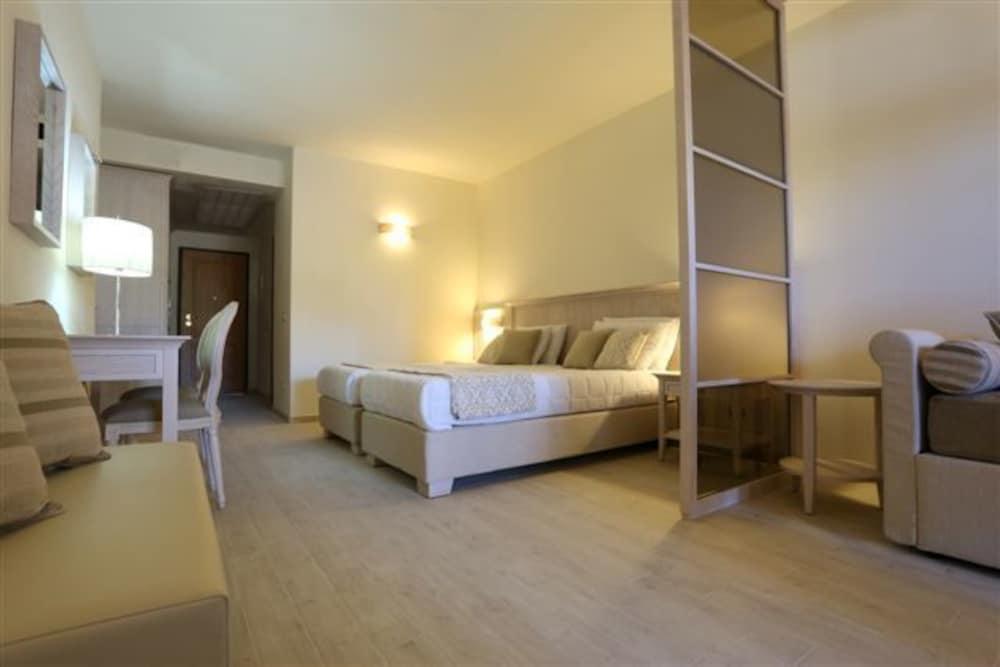 Hotel Marana Golfo Aranci Ngoại thất bức ảnh